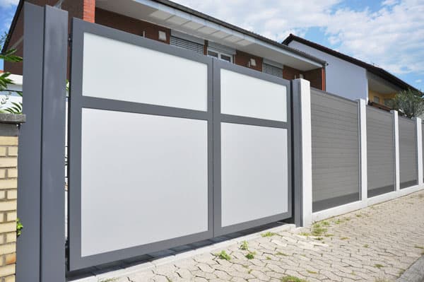 Portales de aluminio y PVC en A Coruña