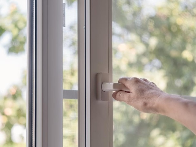 ¿Qué es una ventana oscilobatiente? ¿Se usa mucho?